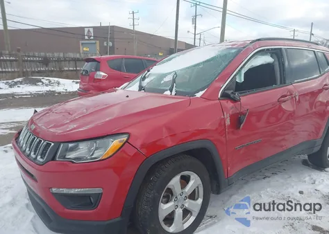 2018 Jeep Compass Latitude 4X4 z USA, uszkodzony, nr VIN 3C4NJDBB2JT456062